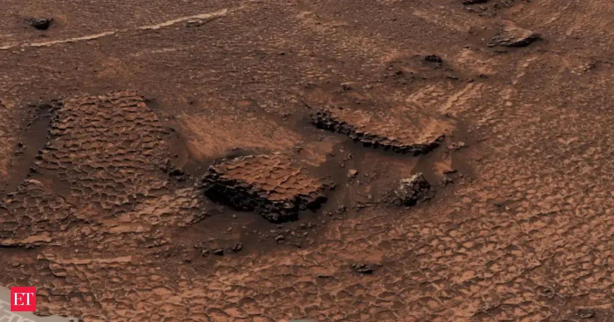 Photo: Indiatimes NASA Curiosity Rover Discovers Vast Sea of Honeycomb Patterns on Mars