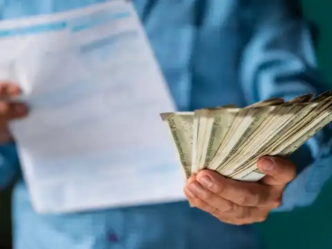 How can higher annual increments increase salary faster?