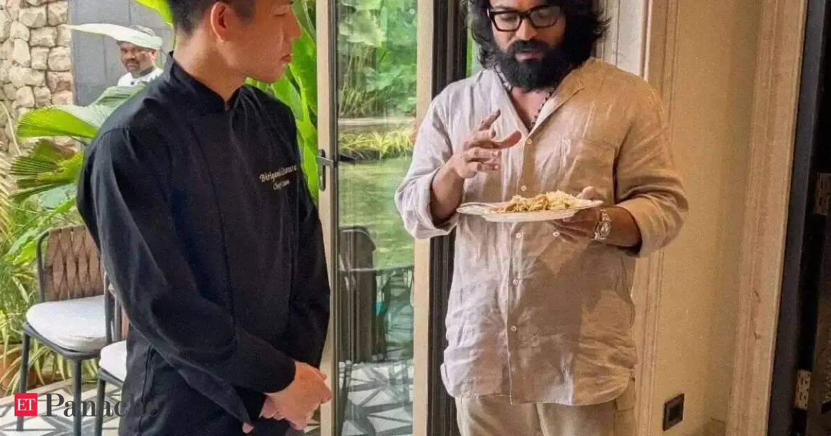 Japanese chef who cooked for Ram Charan, has won a Michelin award.... not for sushi. His Tokyo restaurant serves just one desi food