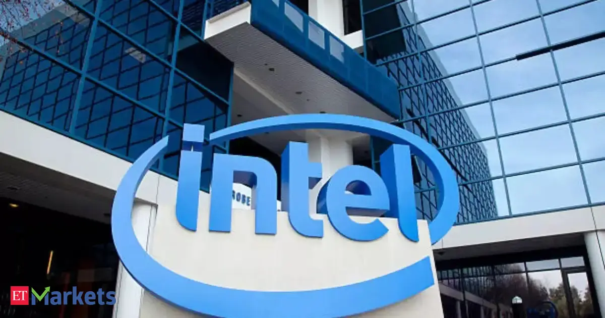 Intel plans $15 billion share sale as turnaround rally lifts stock