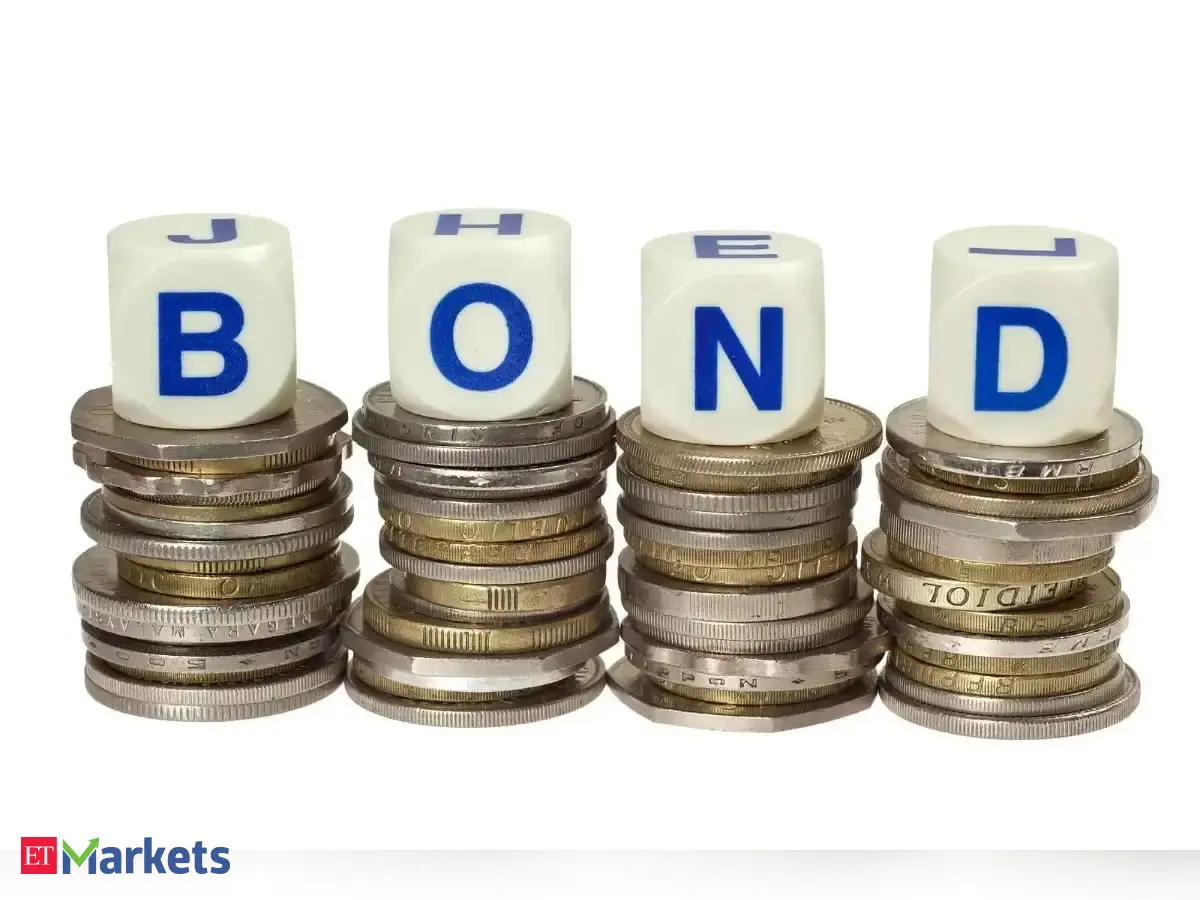 US bonds fall as markets weight inflation, Middle East risks