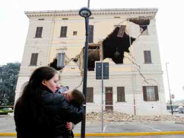 Building damaged by an earthquake in Italy