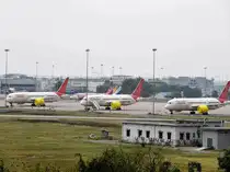 Delhi Airport plans Rs 3,500 cr bond sale for debt recast <br>