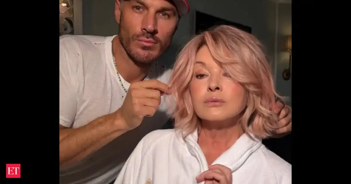 Martha Stewart Who Turned 85 Last Week Just Ditched Her Signature Blonde Hair For A Stunning Rose Gold Makeover