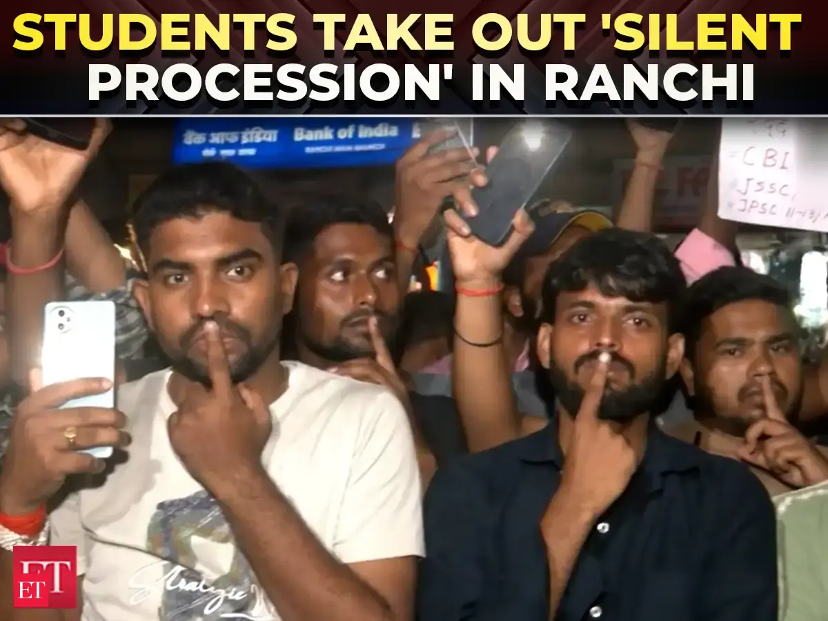 Students In Jharkhands Ranchi Took Out A Silent Procession From Jaipal Stadium To Albert Chowk