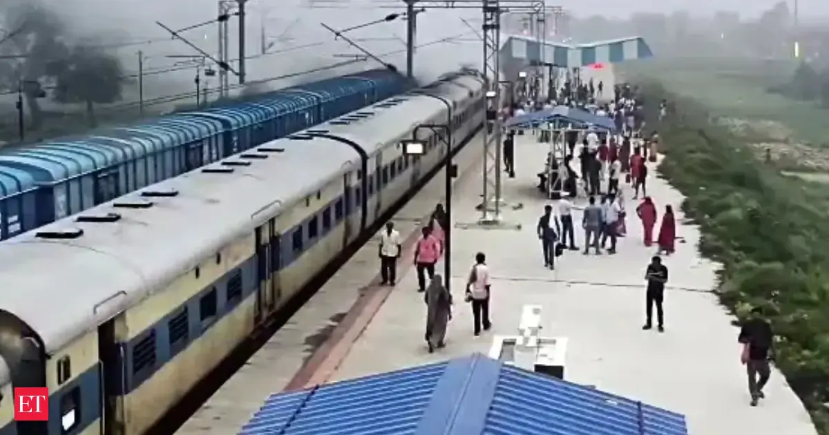 Railway coach supply to Bangladesh resumes a decade later