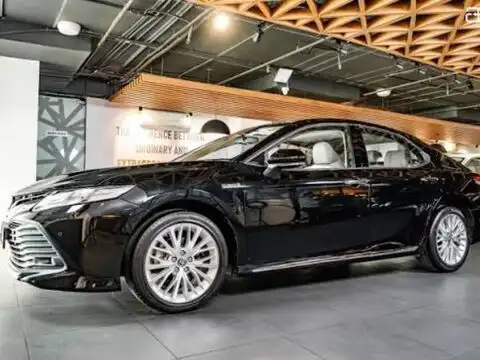 Premium & luxury hybrid cars