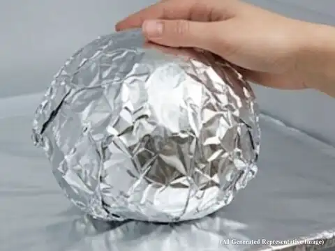 It Reflects Cold Air And Helps Maintain Temperature