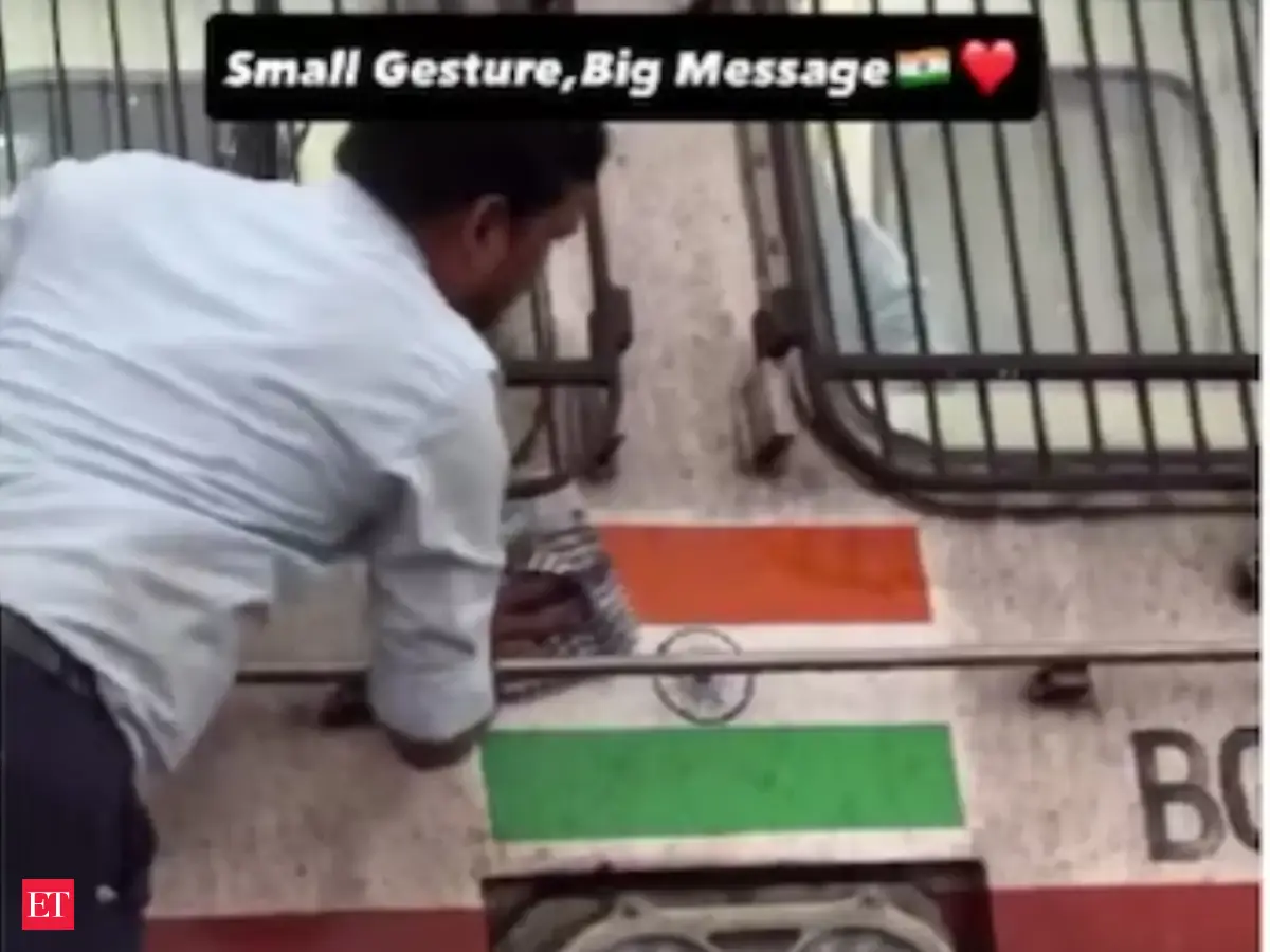 Railway worker cleans Indian flag painted on dusty train engine, his gesture of respect wins hearts online: Watch viral video