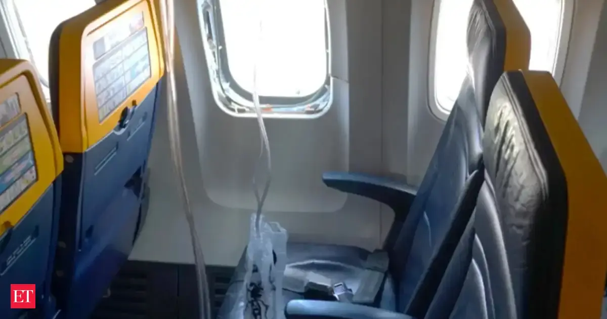 Boeing 737 Ryanair Engine Damage What Ntsb Found After July Incident Left Passenger Partially Sucked Through Window