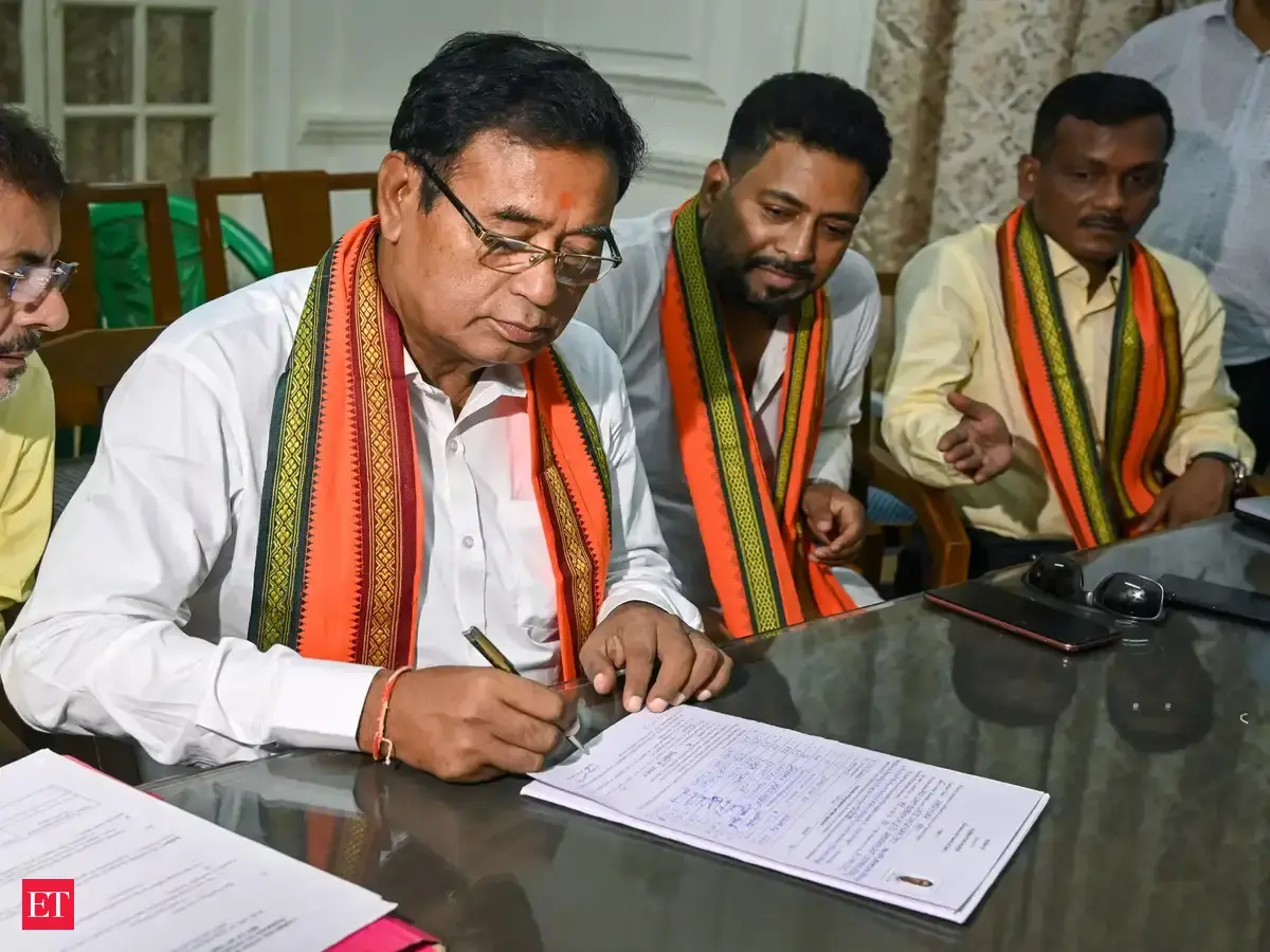 Bengal BJP softens stand on Ananta Maharaj after his apology over Netaji remarks