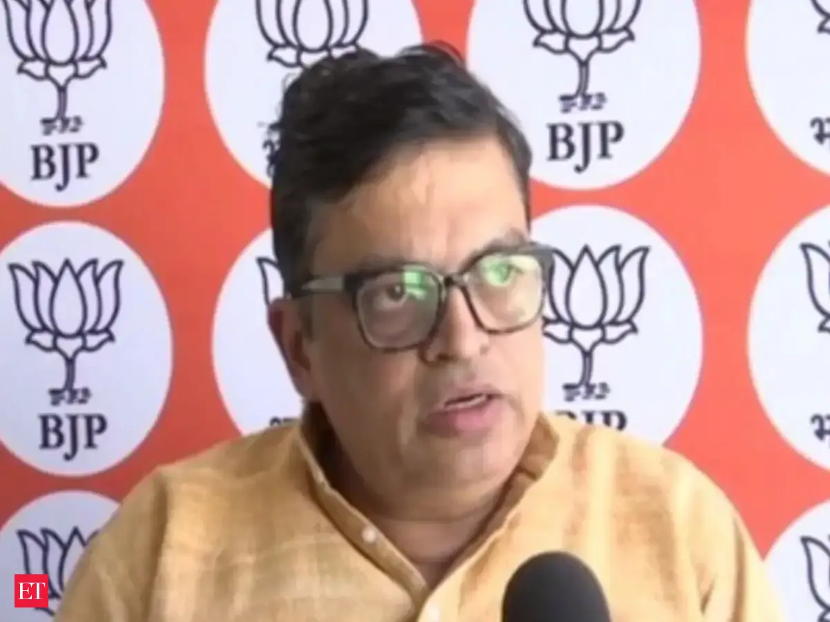 Sonia Gandhi 'objected' to full version of Vande Mataram at event, claims BJP; Congress denies charge