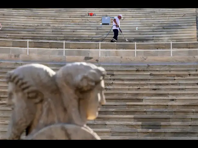 Greece Olympics Stadium Cleaning