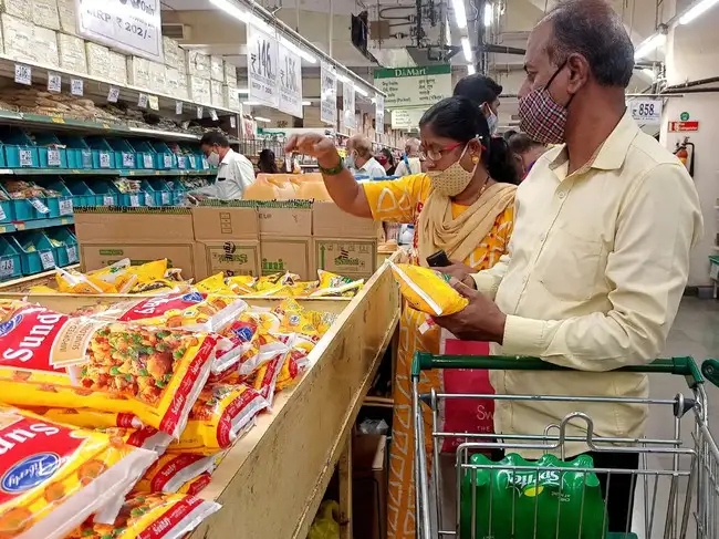 India's economy likely grew over seven percent in the first quarter of fiscal year twenty twenty seven