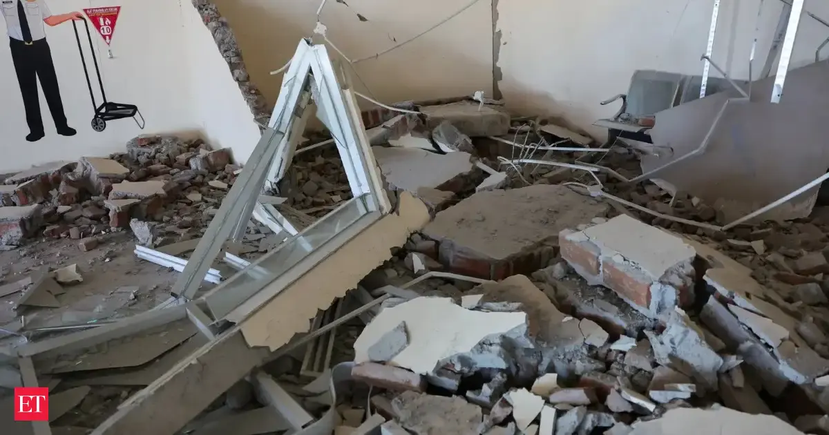 Indonesia’s long night after the quake 
