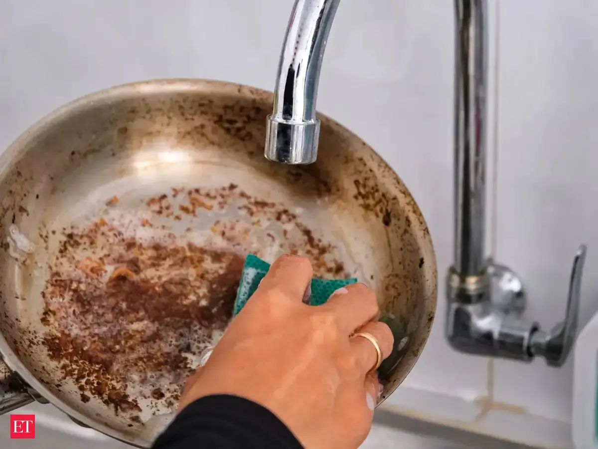Burnt iron pan looks ruined? Try these easy cleaning hacks to remove stubborn food and restore its surface