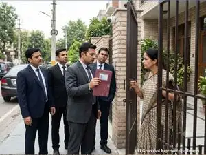Special 26-style raid goes wrong: Delhi businessman's wife blocks fake CBI officers at gate for 1.5 hours; CCTV footage becomes police evidence