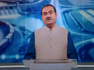 Gautam Adani meets Karnataka CM, BJP attacks Congress over ‘double standard’<br><br>