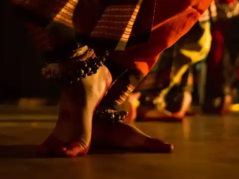 Dancing