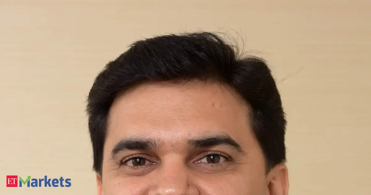 ETMarkets Smart Talk | Have money in FDs? Why retail investors should consider 7-7.25% bond yields: Amit Somani
