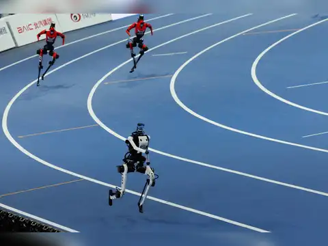 Robot competes in 400m