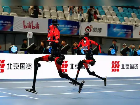 Robots compete during 400 m