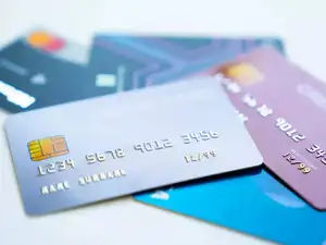 Wave of Mass Mkt Credit Cards Erodes Foreign Majors’ Base