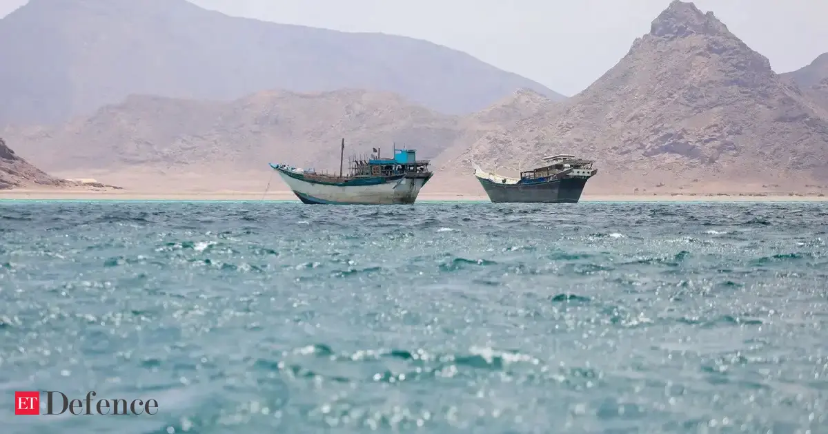 Photo: economictimes.indiatimes.com Iran Threatens Hormuz Military Ship Ban Over Oman Deal