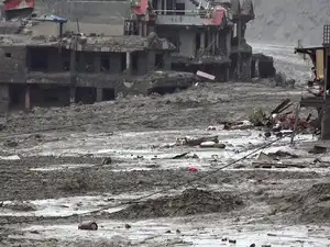 Death toll increases to 359 in Nepal; 910 missing as fresh major flood risk looms from lake outburst upstream