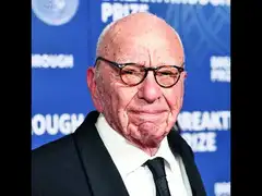 Murdoch May Revive Longstanding Plan to Reunite Fox and News Corp