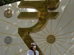 Rupee Rises 17p on $ Inflows