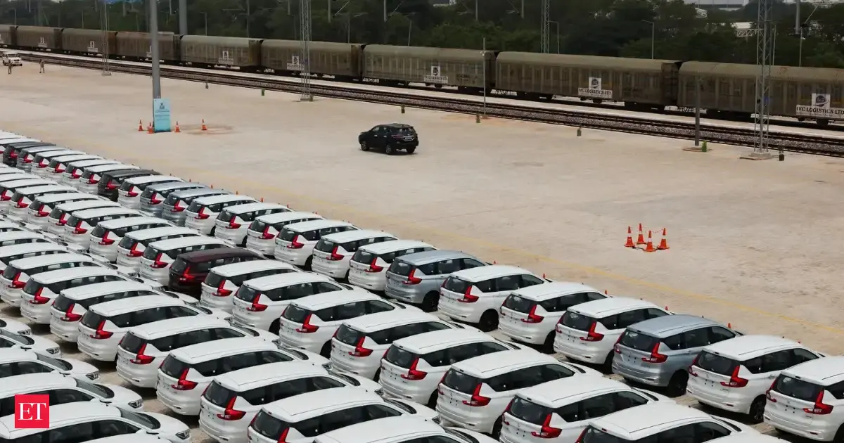 Indias Passenger Vehicle Sales Jump 35 To 4 5 Lakh In August As Maruti Mm Drive Growth