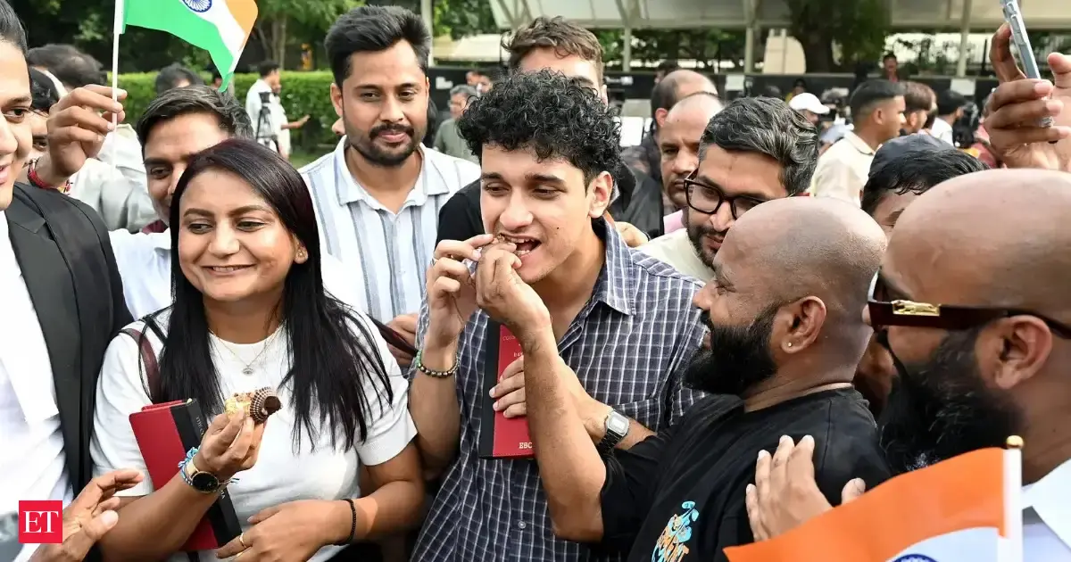 https://img.etimg.com/thumb/msid-133690532,width-1200,height-630,imgsize-224922,overlay-economictimes/articleshow.jpg