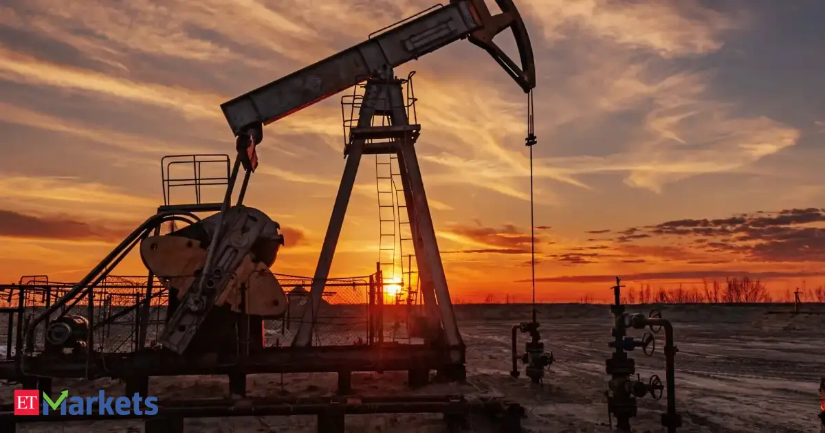 Oil up nearly 1% as US and Iran trade fresh strikes