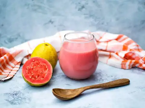 Guava Smoothie With Ginger And Honey