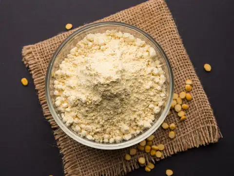 Step 1: Prepare the besan mixture
