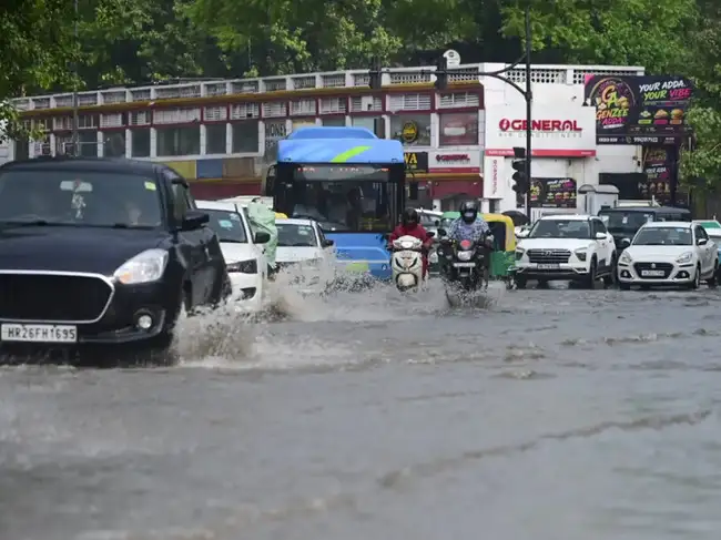 Weather: Rain in Delhi