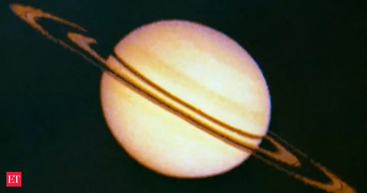 Astronomers Finally Spot What Saturns South Pole Was Hiding A Massive 10 Sided Atmospheric Wave That Scientists Still Ca