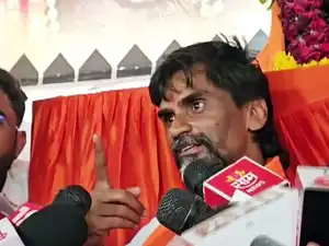 Manoj Jarange’s hunger strike continues as he presses the Maharashtra government to accept Maratha demands and expedite Kunbi certificate access.