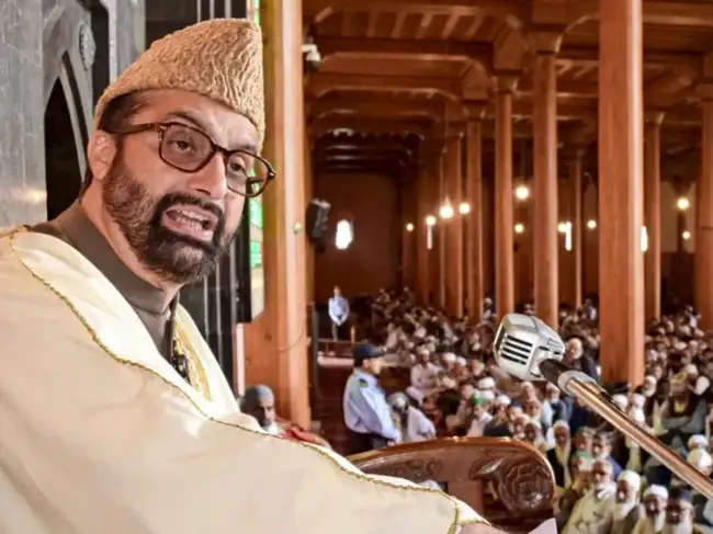 mirwaiz-umar-farooq-again-prevented-from-addressing-jama-masjid-on