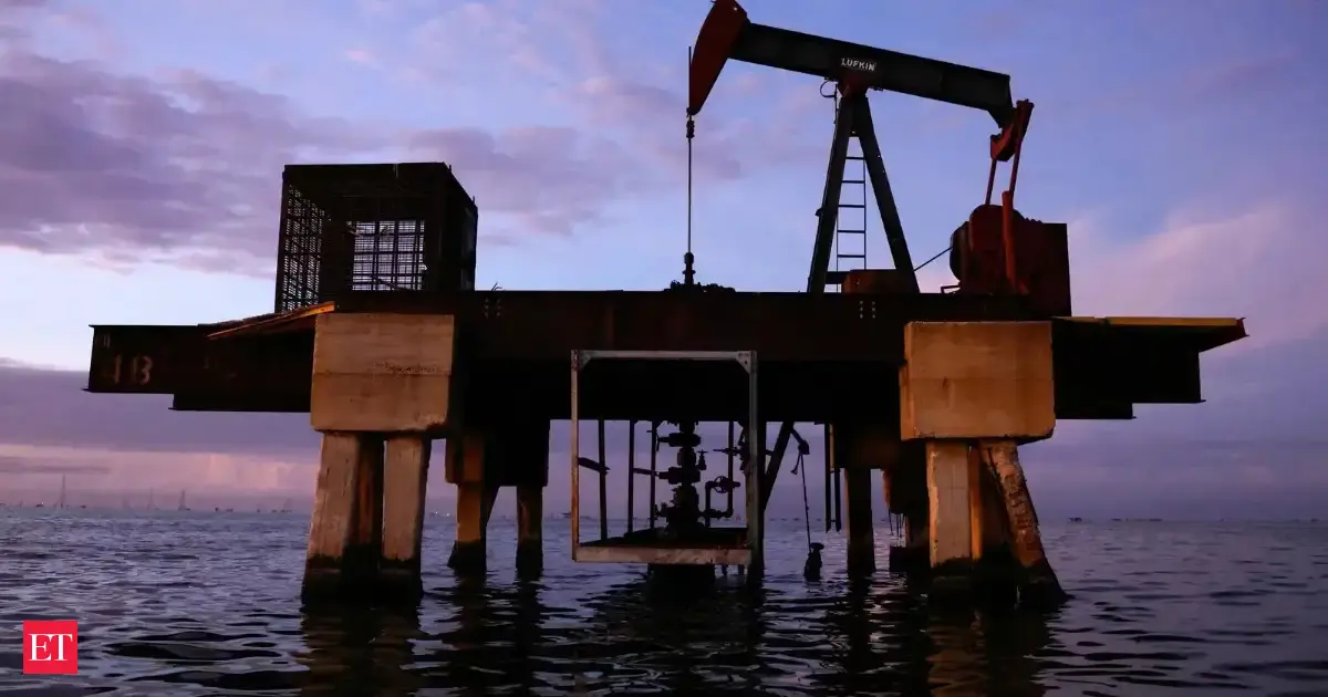An oil pumpjack at Lake Maracaibo in Cabimas, Venezuela