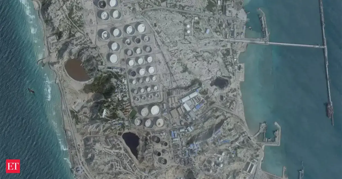 Photo: economictimes.indiatimes.com Explosions Reported Near Iran's Kharg Island Oil Terminal