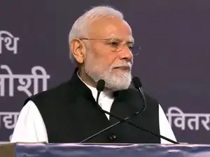 PM Modi condoles deaths in Delhi building collapse, prays for speedy recovery of injured