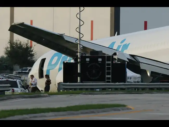Miami International Airport flights delay: Miami International Airport ...