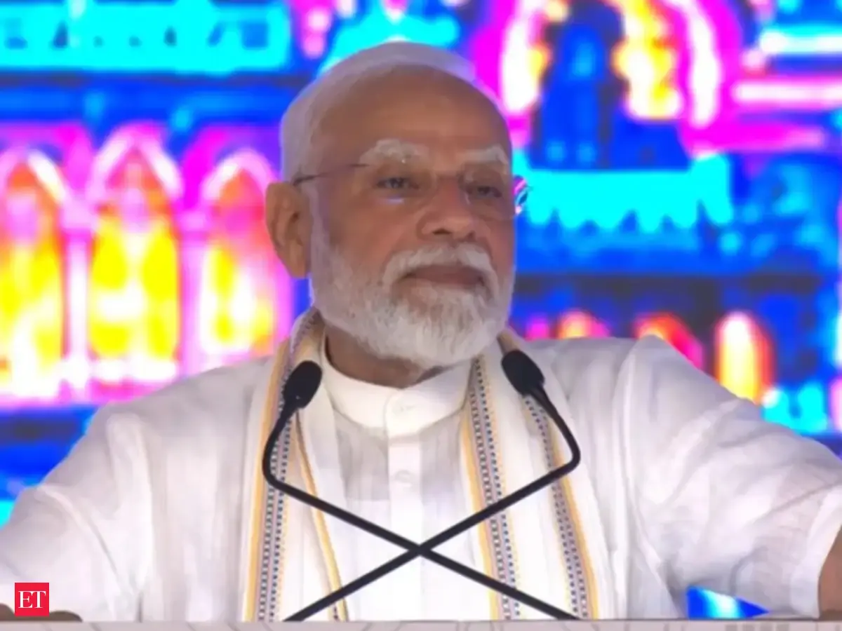 PM Modi inaugurates Rs 35,000 crore development projects in Vadodara