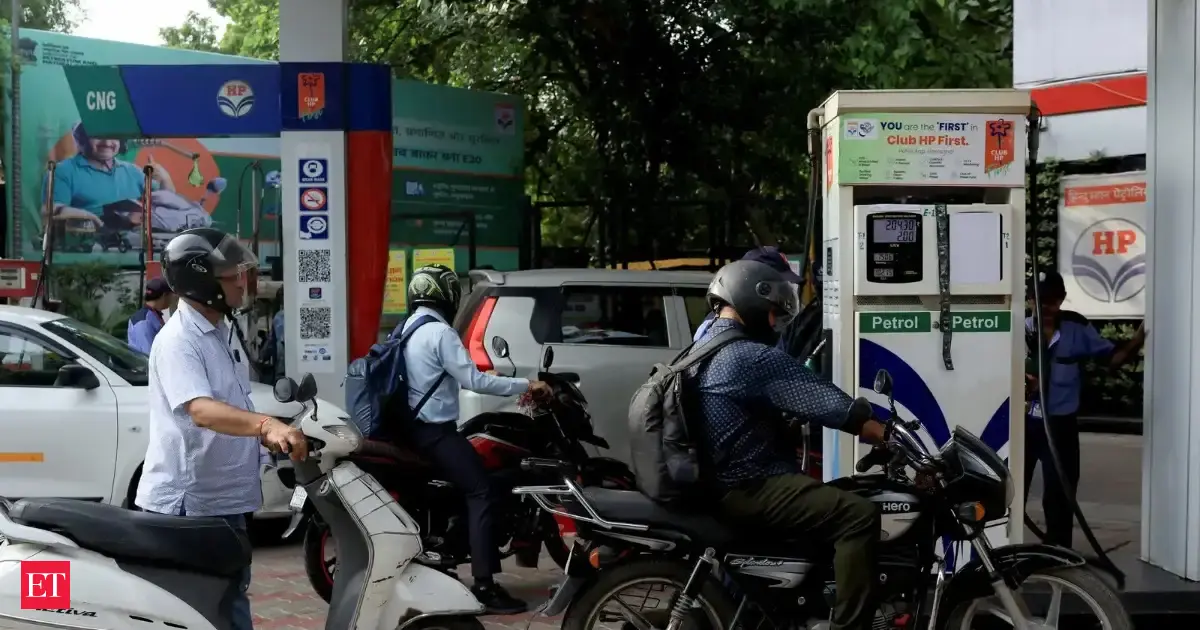 India Records August Fuel Consumption Dip Amid Mixed Sectoral Performance