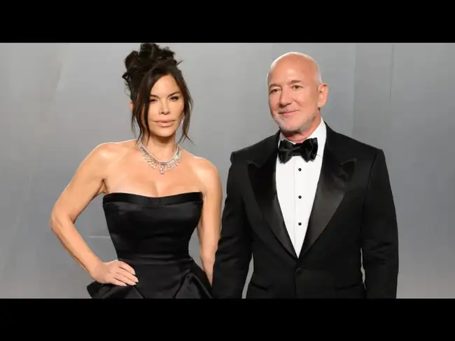 Jeff Bezos bought a $75 million support ship with a helipad for Lauren Sánchez but his $234 million Miami estate won’t let her land there<br>