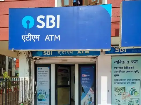 SBI debit card ATM transactions at other banks: How many free transactions are available?