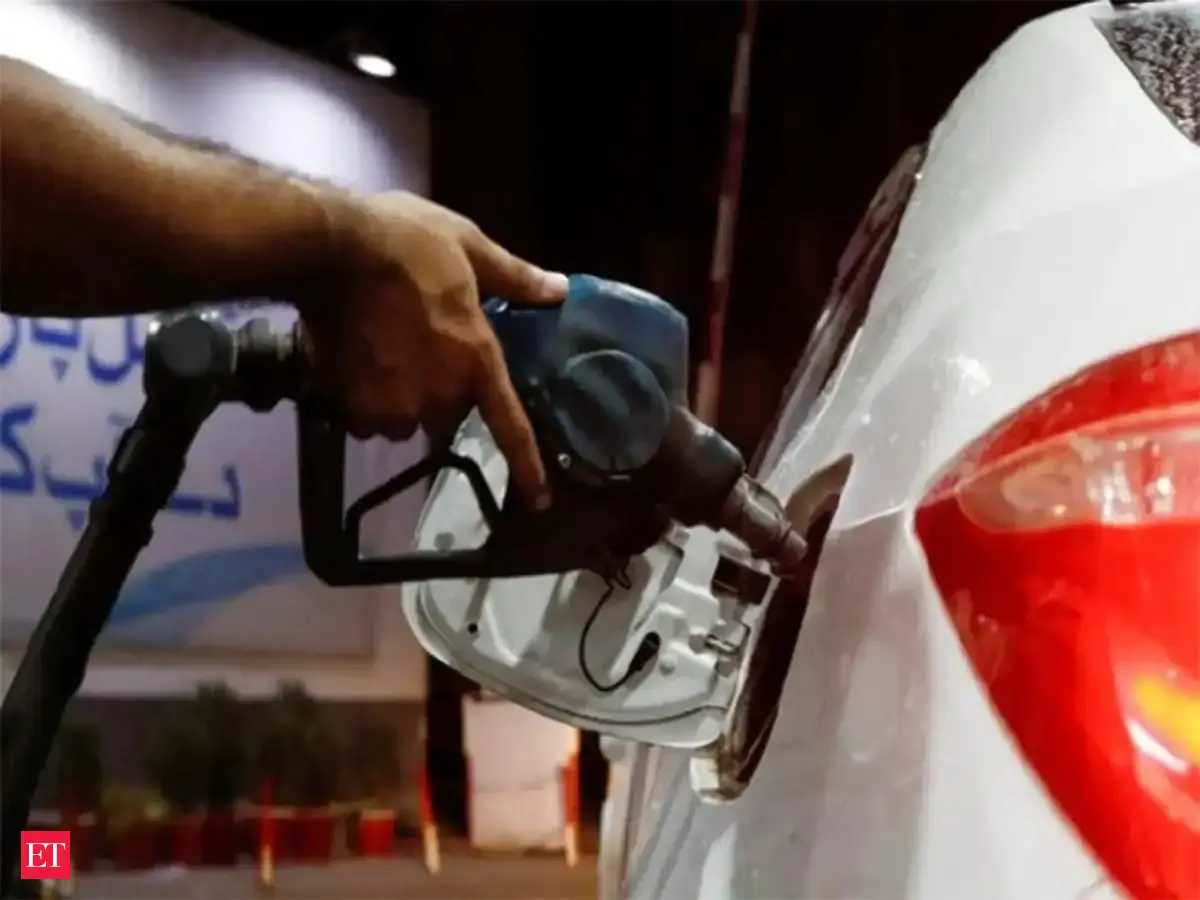 Fuel price shock exposes Pakistan's transport fare crisis as commuters bear brunt