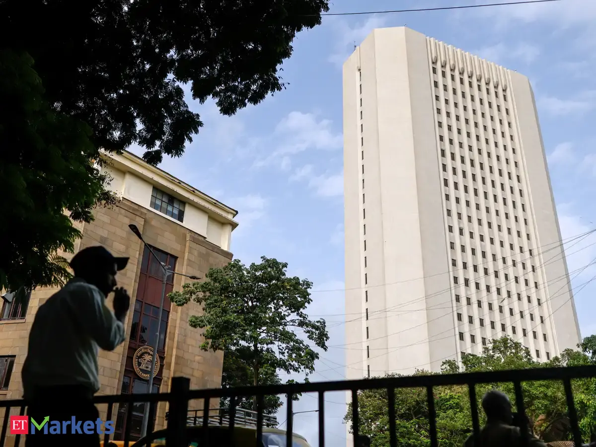 Global funds cut India stock exposure to 17-year low amid AI concerns